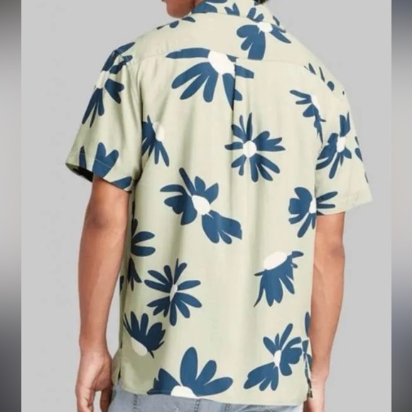 Original Use Men’s Floral Button Down Tee - Picture 2 of 8
